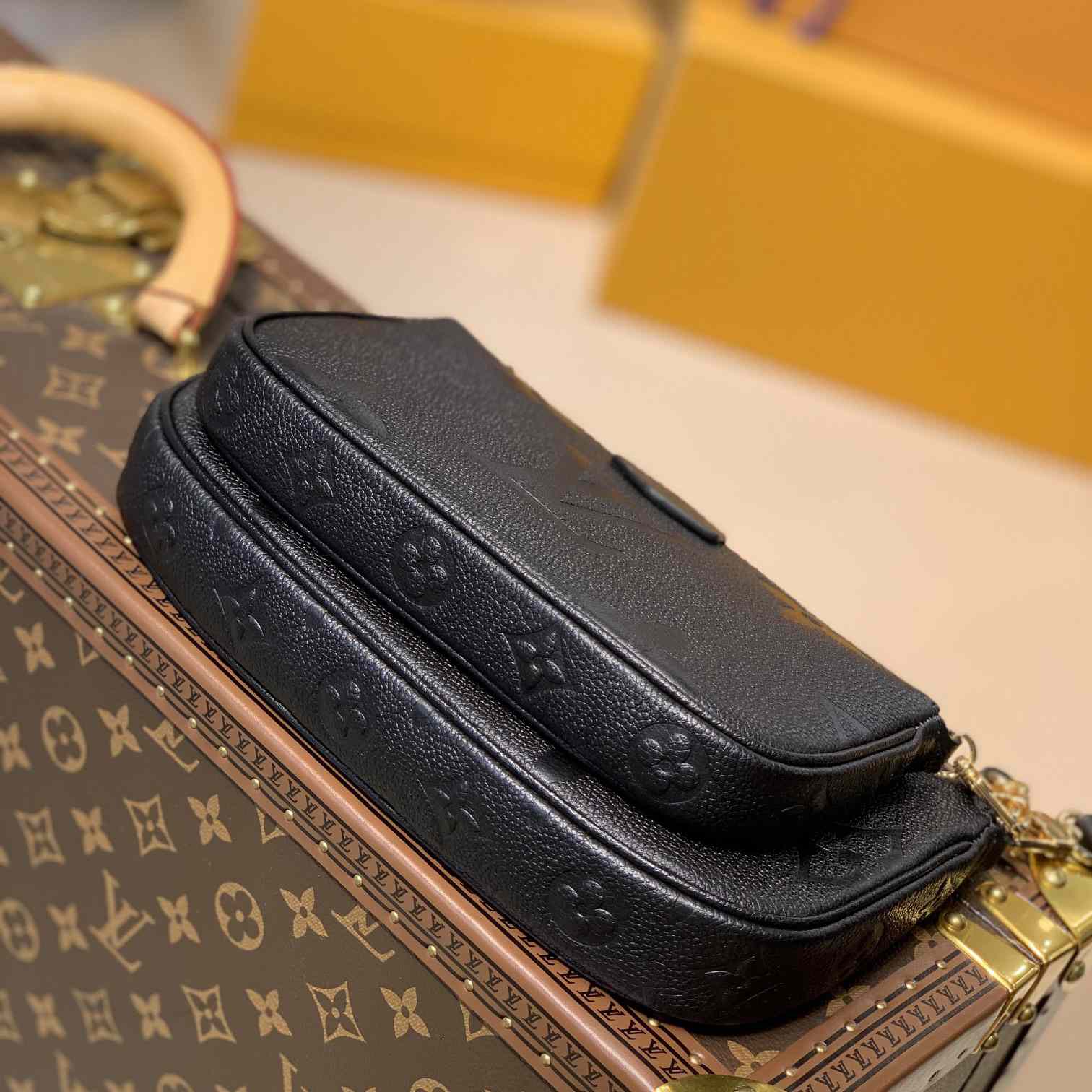 Louis Vuitton Multi Pochette Accessoires   (24 x 13.5 x 4cm) M57631 - PerfectKickZ
