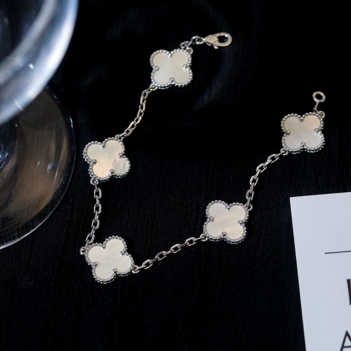 Van Cleef & Arpels Bracelet - PerfectKickZ