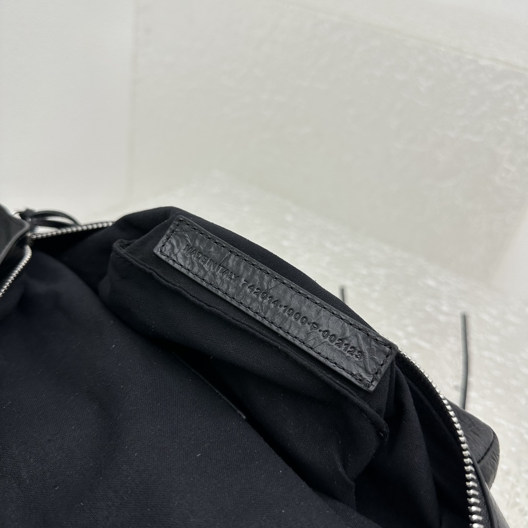 Balenciaga Men's Black Le Cagole Leather Belt Bag  ( 20cm*42cm*18cm) - PerfectKickZ