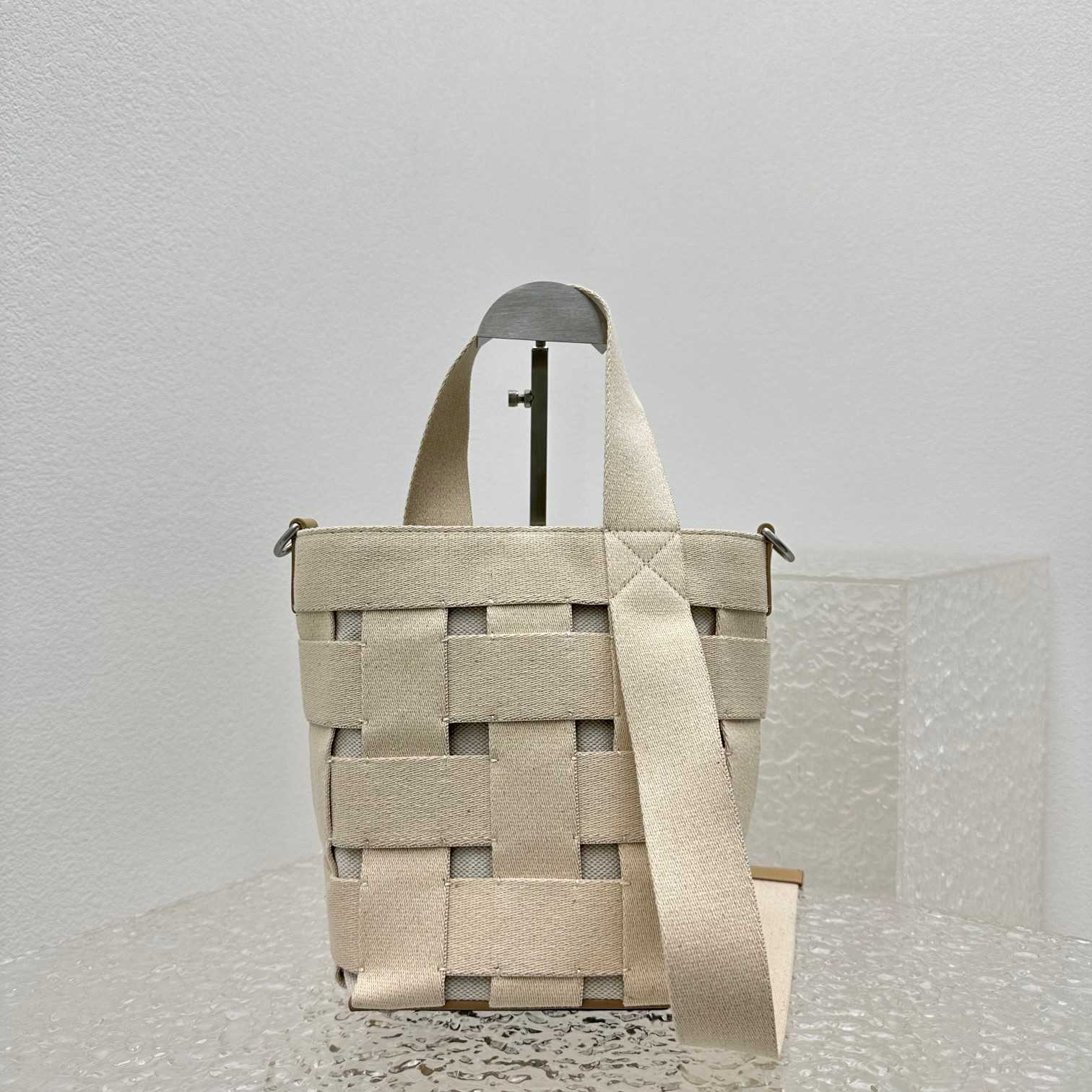 Jacquemus Le seau Gros Grain Utility Bucket Bag (16x14x24cm) - 