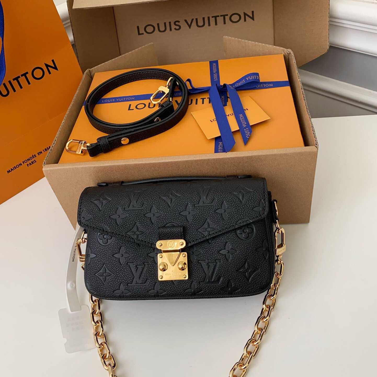 Louis Vuitton  Pochette Metis East West  (21.5 x 13.5 x 6 cm)      M46595 - PerfectKickZ