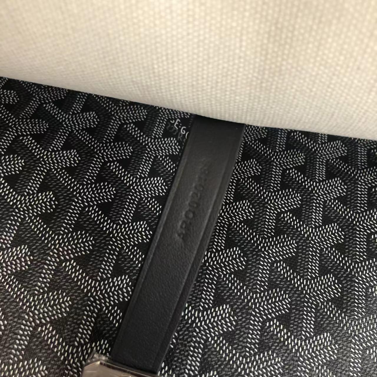Goyard Capetien Messenger Bag  (35-25-13cm) - PerfectKickZ