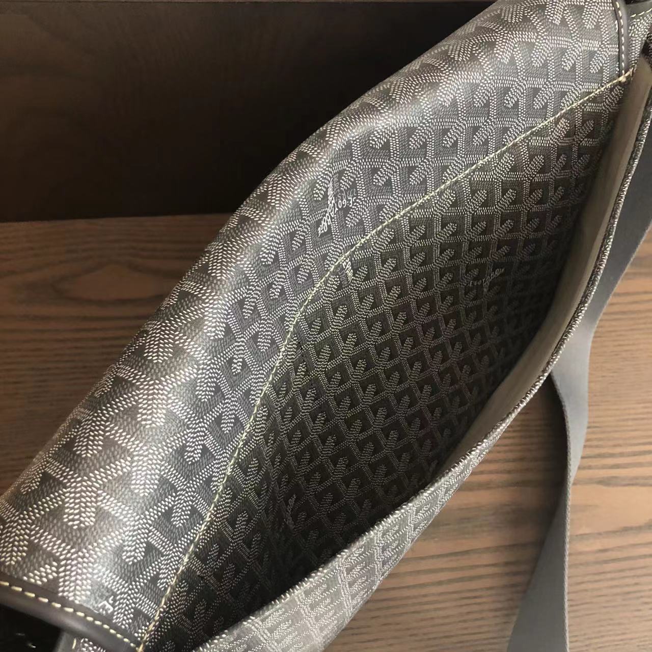 Goyard Capetien Messenger Bag  (35-25-13cm) - PerfectKickZ