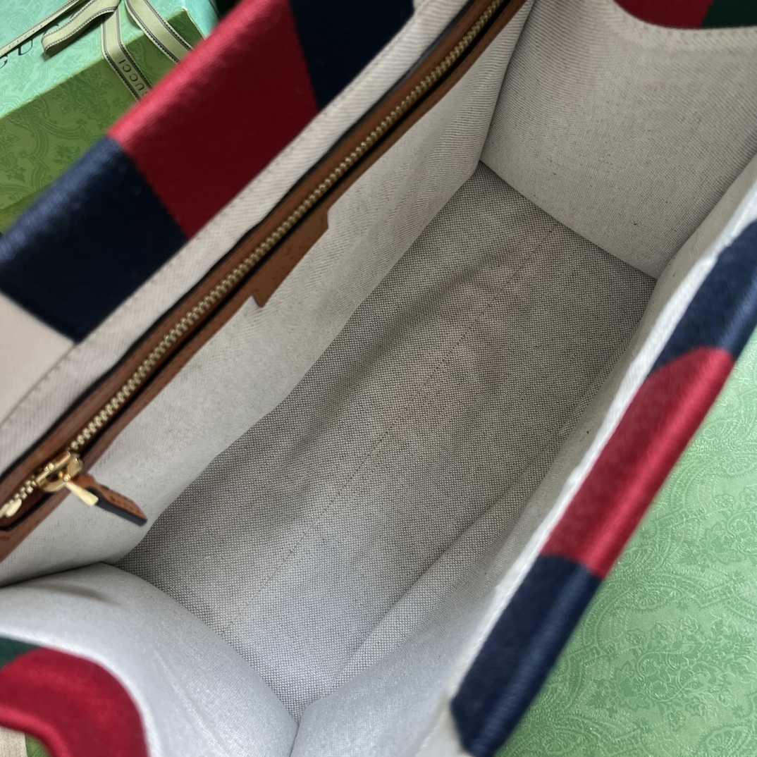 Gucci Small Interlocking G Tote Bag (30x 25x 15cm) - PerfectKickZ