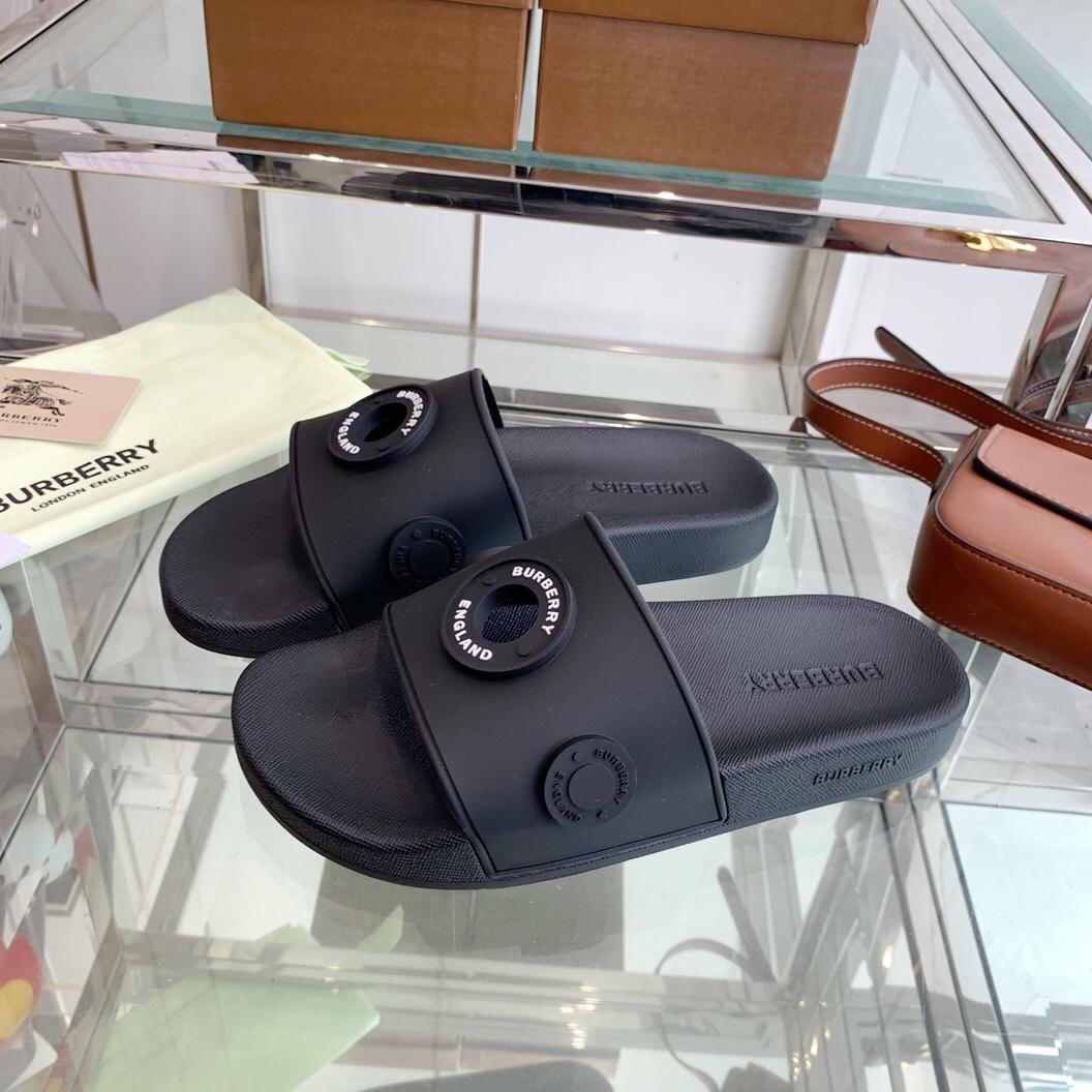 Burberry Eyelet Rubber Slide - PerfectKickZ