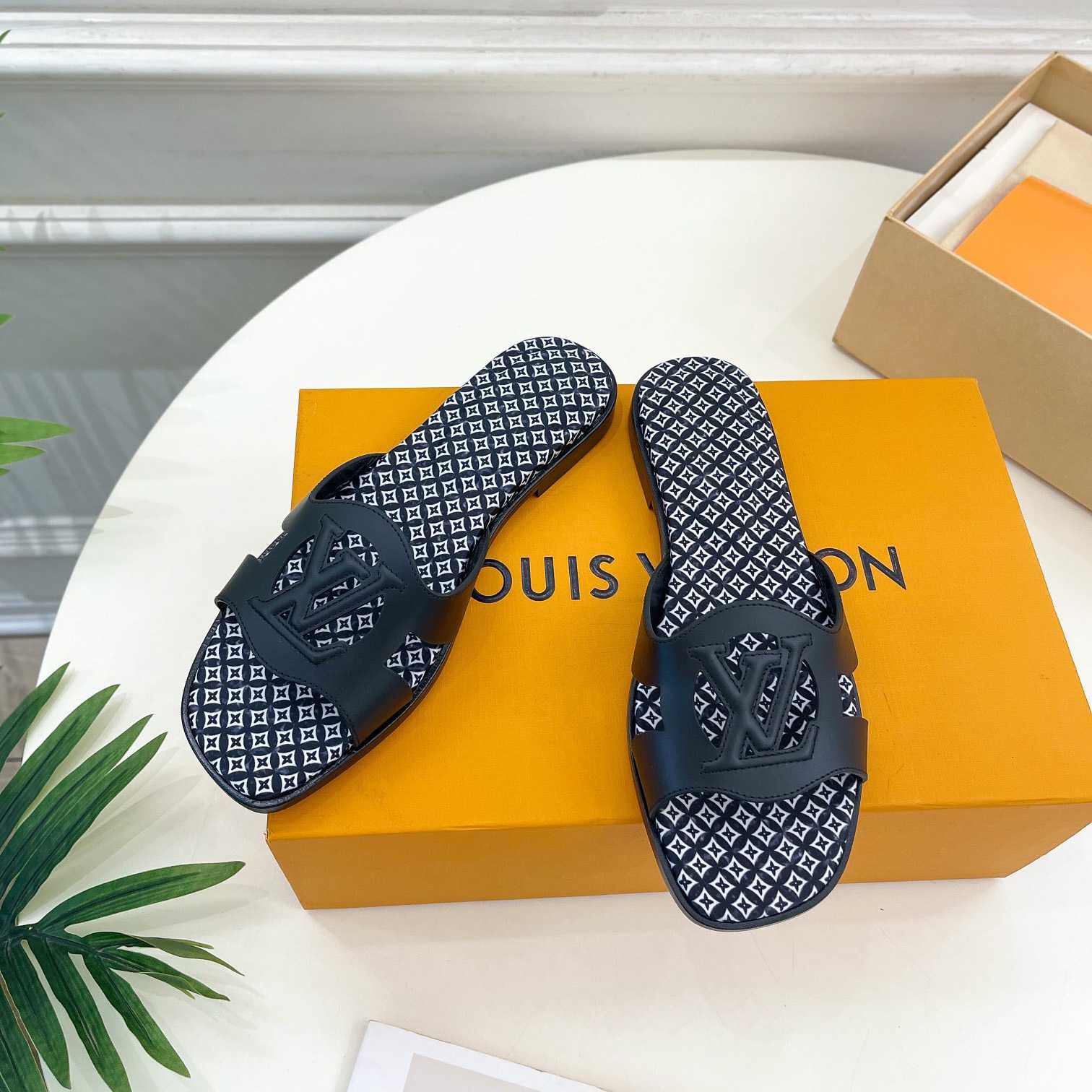 Louis Vuitton LV Isola Flat Mule - PerfectKickZ