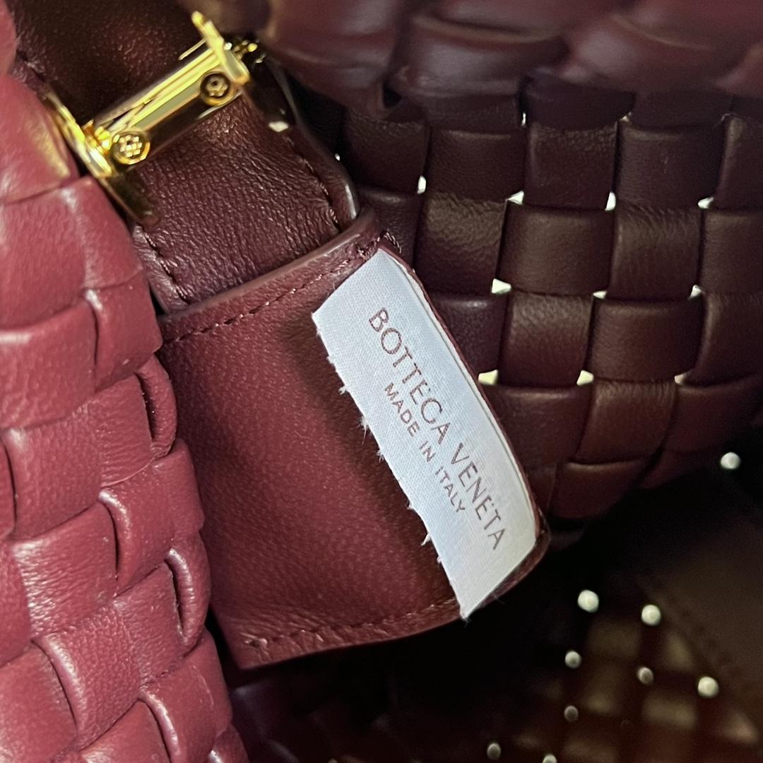 Bottega Veneta Small Clicker Shoulder Bag - PerfectKickZ