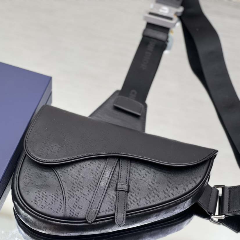 Dior Saddle Bag (20 x 28.6 x 5cm) - 