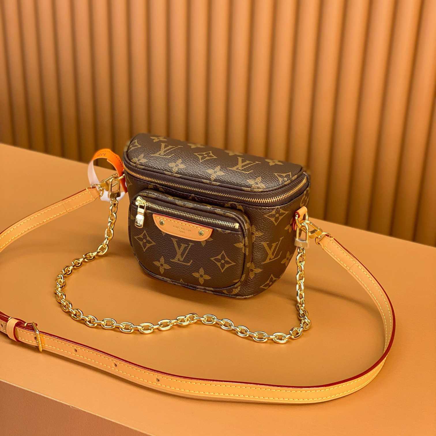 Louis Vuitton Mini Bumbag (17x12x9.5cm)      M82335 - PerfectKickZ
