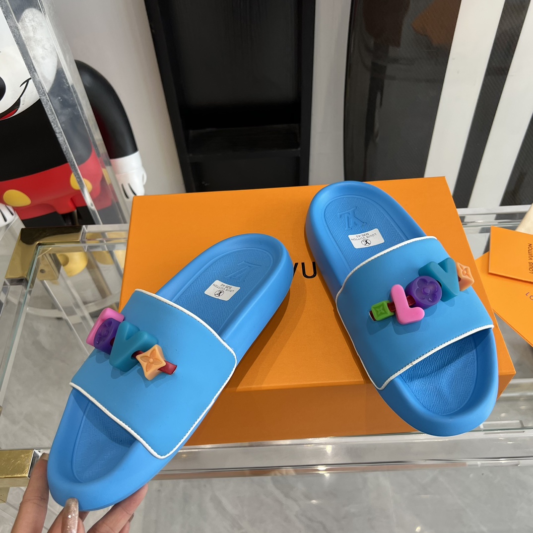 Louis Vuitton Pool Pillow Flat Comfort Mule Sandals - PerfectKickZ