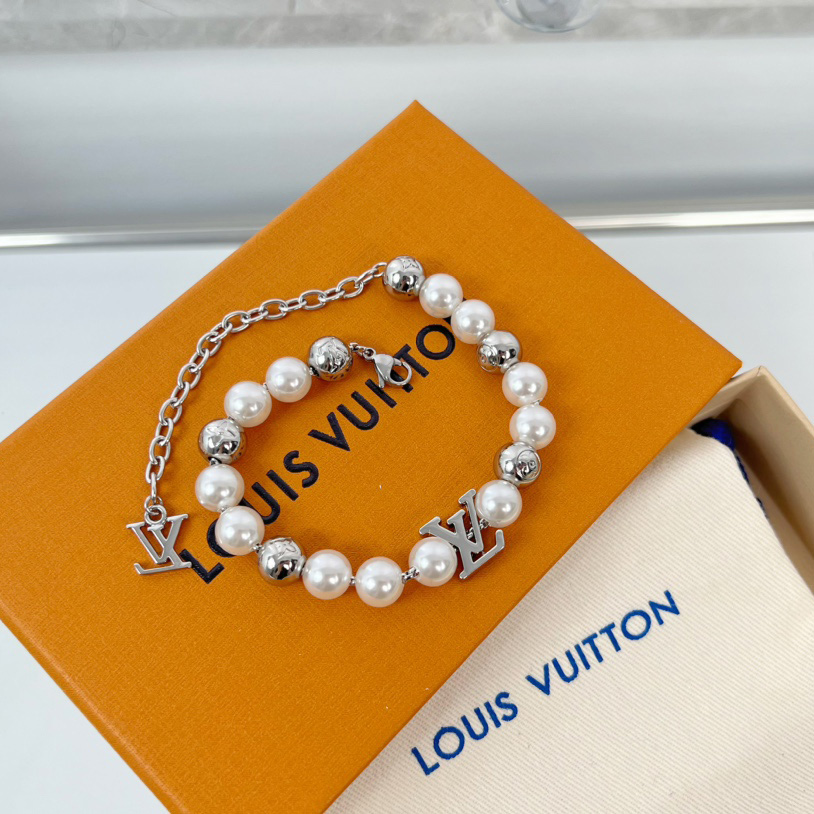 Louis Vuitton Monogram Pearls Bracelet   M0996 - PerfectKickZ