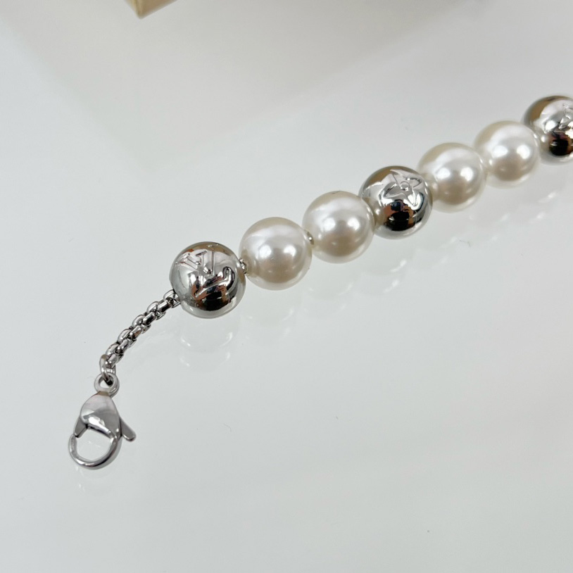 Louis Vuitton Monogram Pearls Bracelet   M0996 - PerfectKickZ