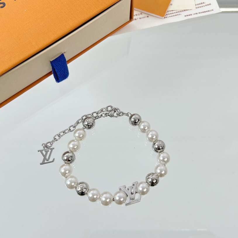 Louis Vuitton Monogram Pearls Bracelet   M0996 - PerfectKickZ