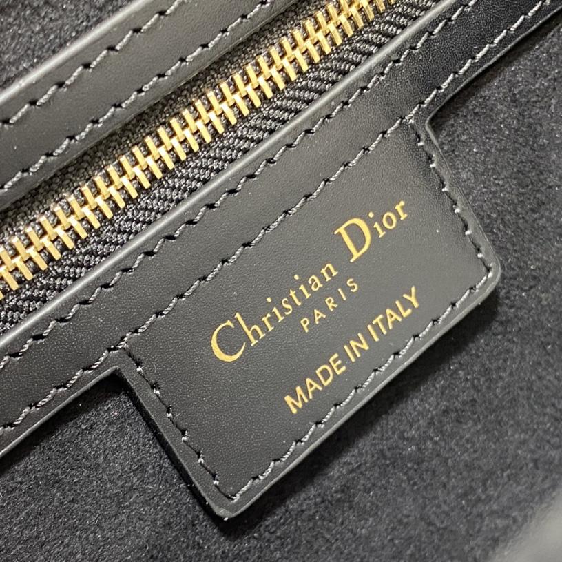 Dior CD Signature Bag With Strap - PerfectKickZ
