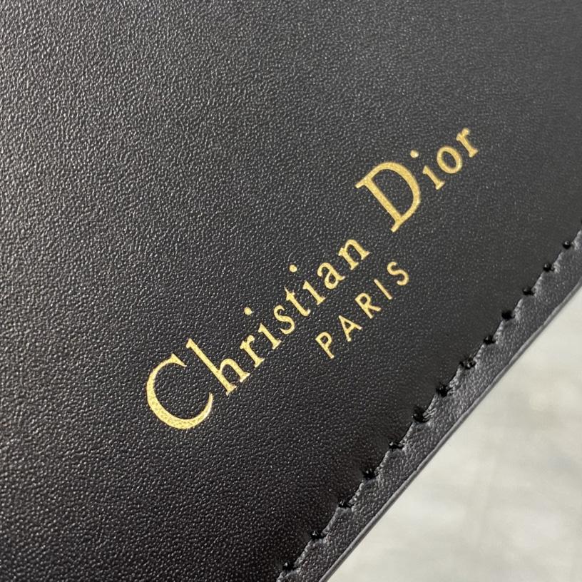 Dior CD Signature Bag With Strap - PerfectKickZ