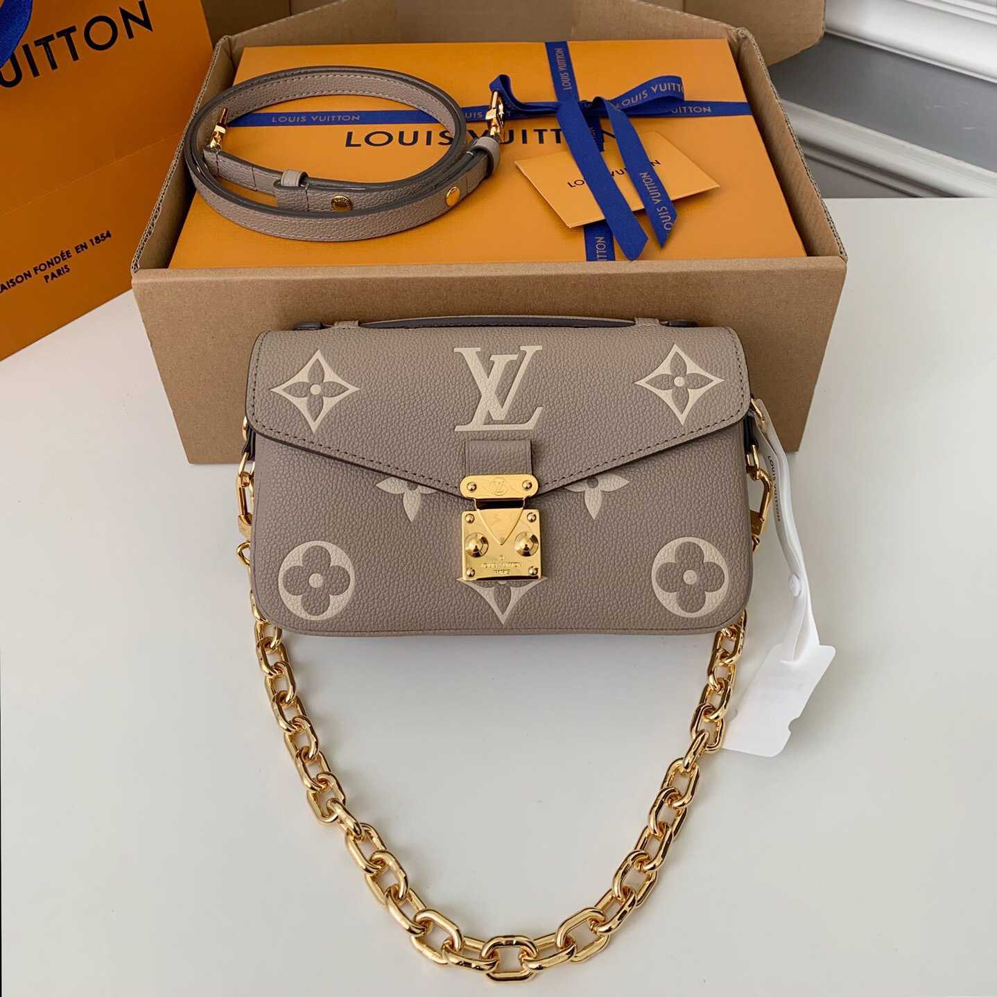Louis Vuitton  Pochette Metis East West  (21.5 x 13.5 x 6 cm)      M23081 - PerfectKickZ