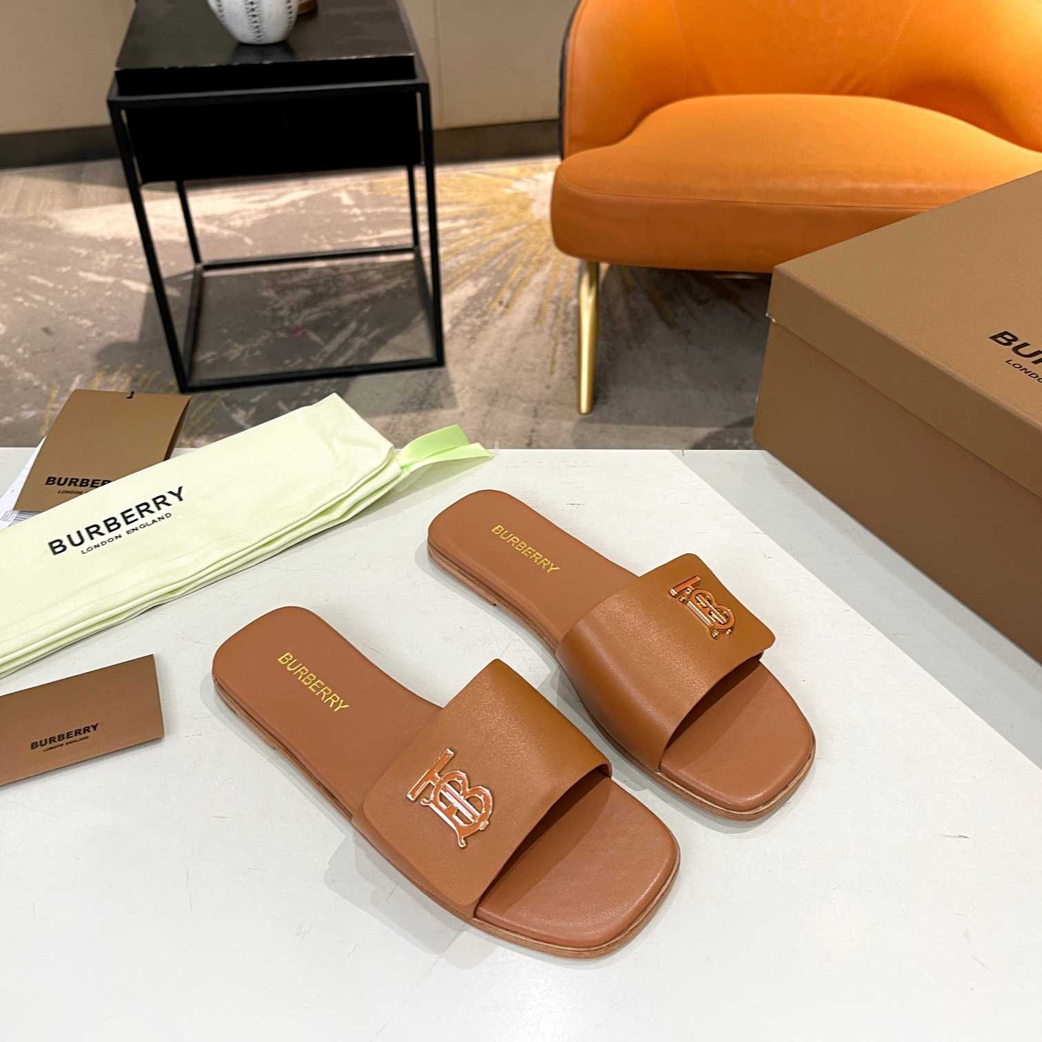 Burberry Women's Mule Sandals - PerfectKickZ