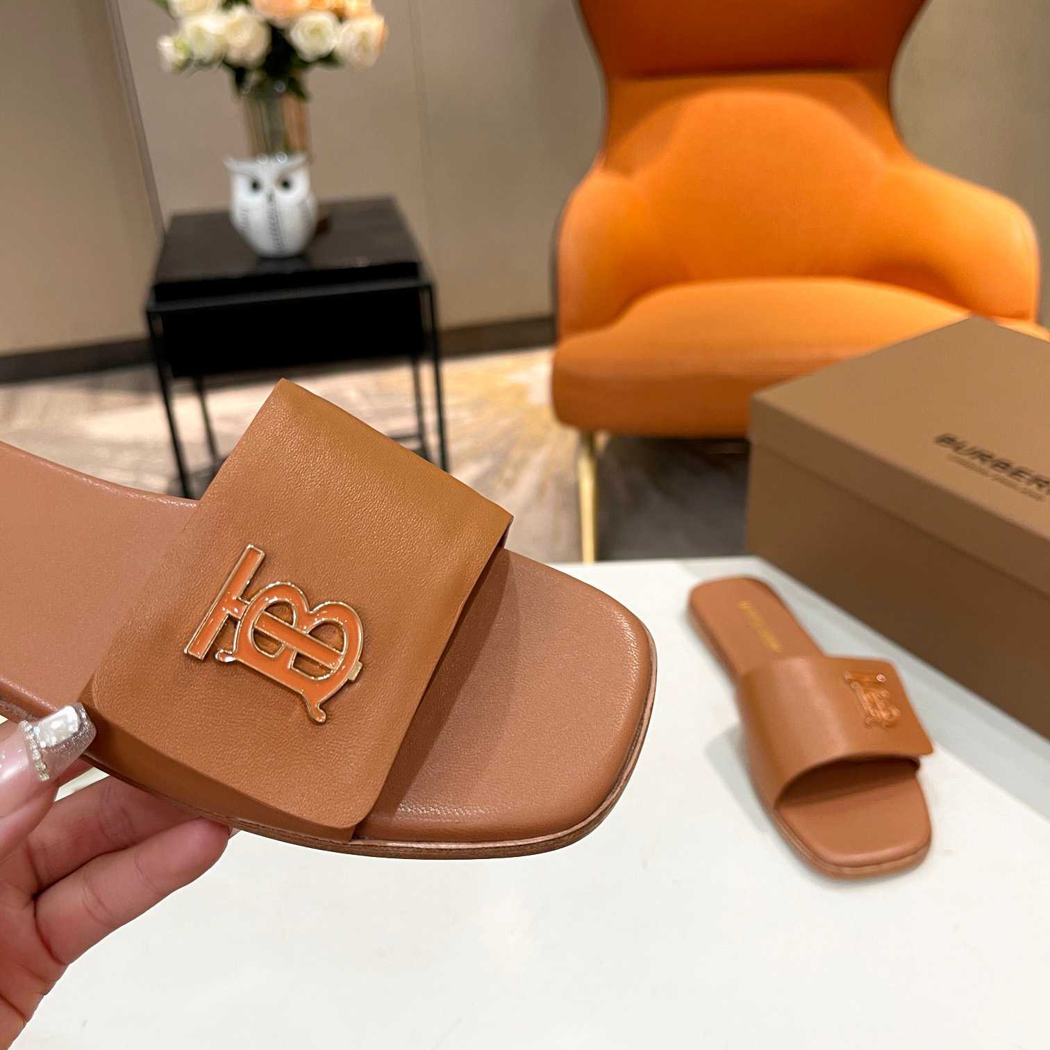 Burberry Women's Mule Sandals - PerfectKickZ