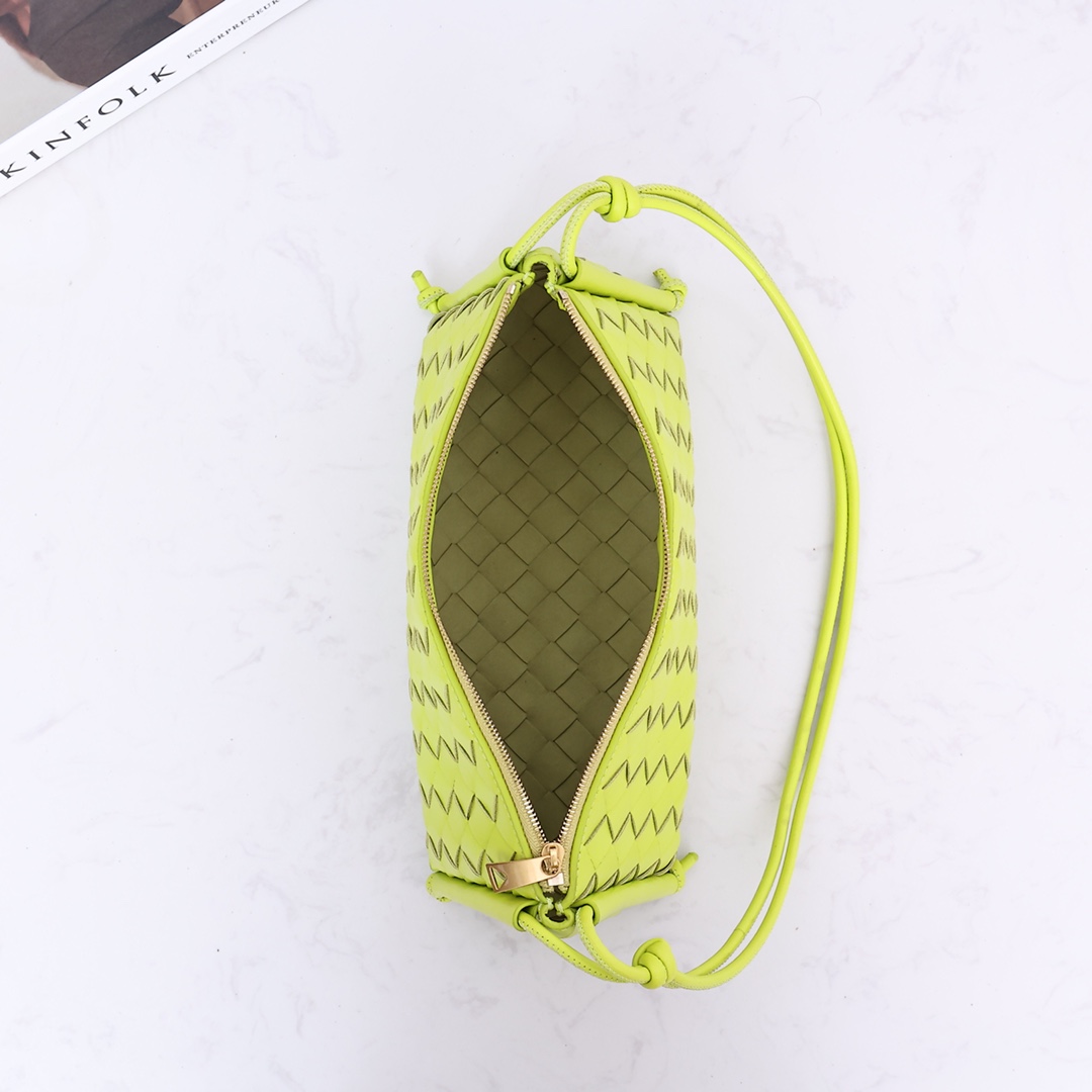Bottega Veneta Intrecciato Napa Zip Shoulder Bag (25*12*11CM) - PerfectKickZ