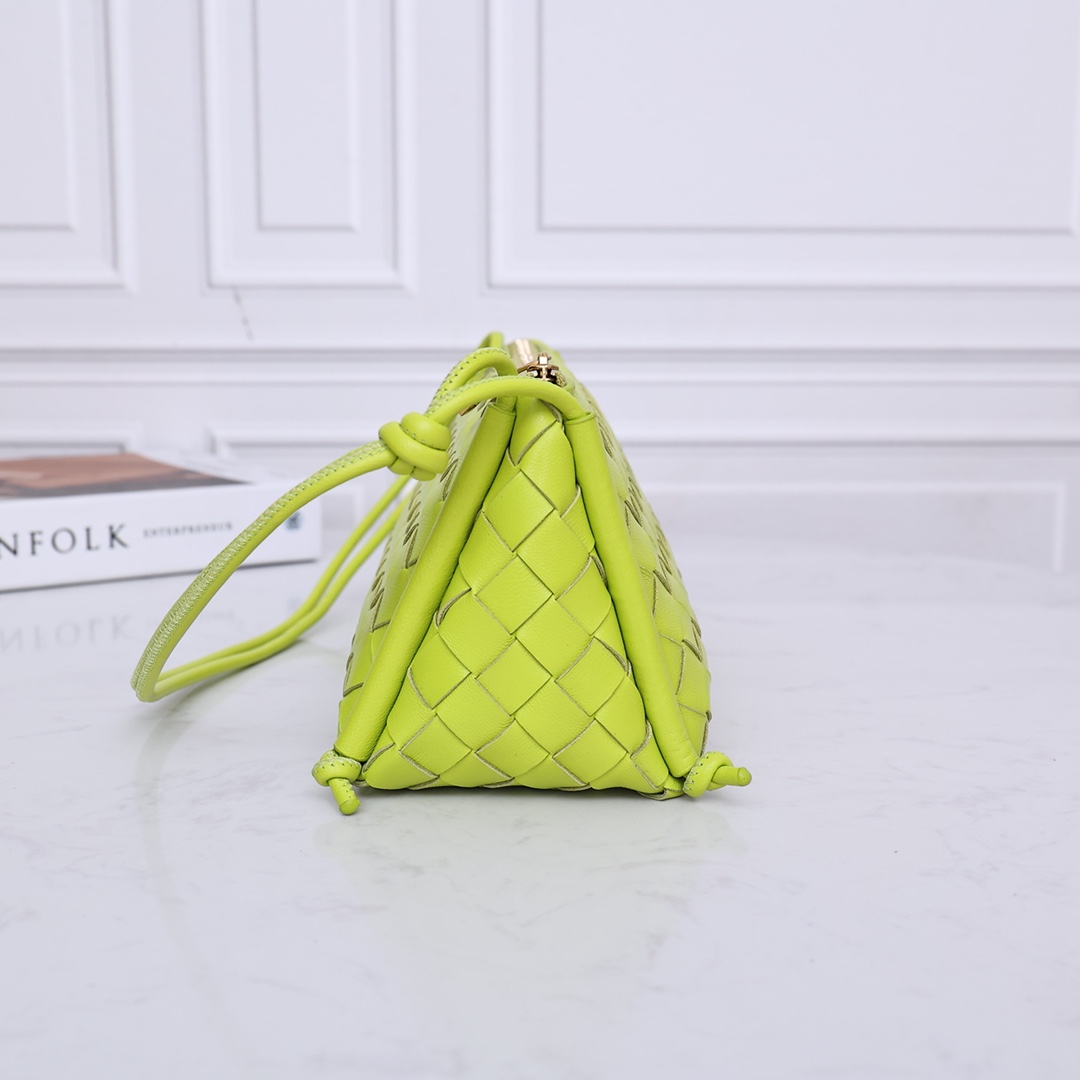 Bottega Veneta Intrecciato Napa Zip Shoulder Bag (25*12*11CM) - PerfectKickZ