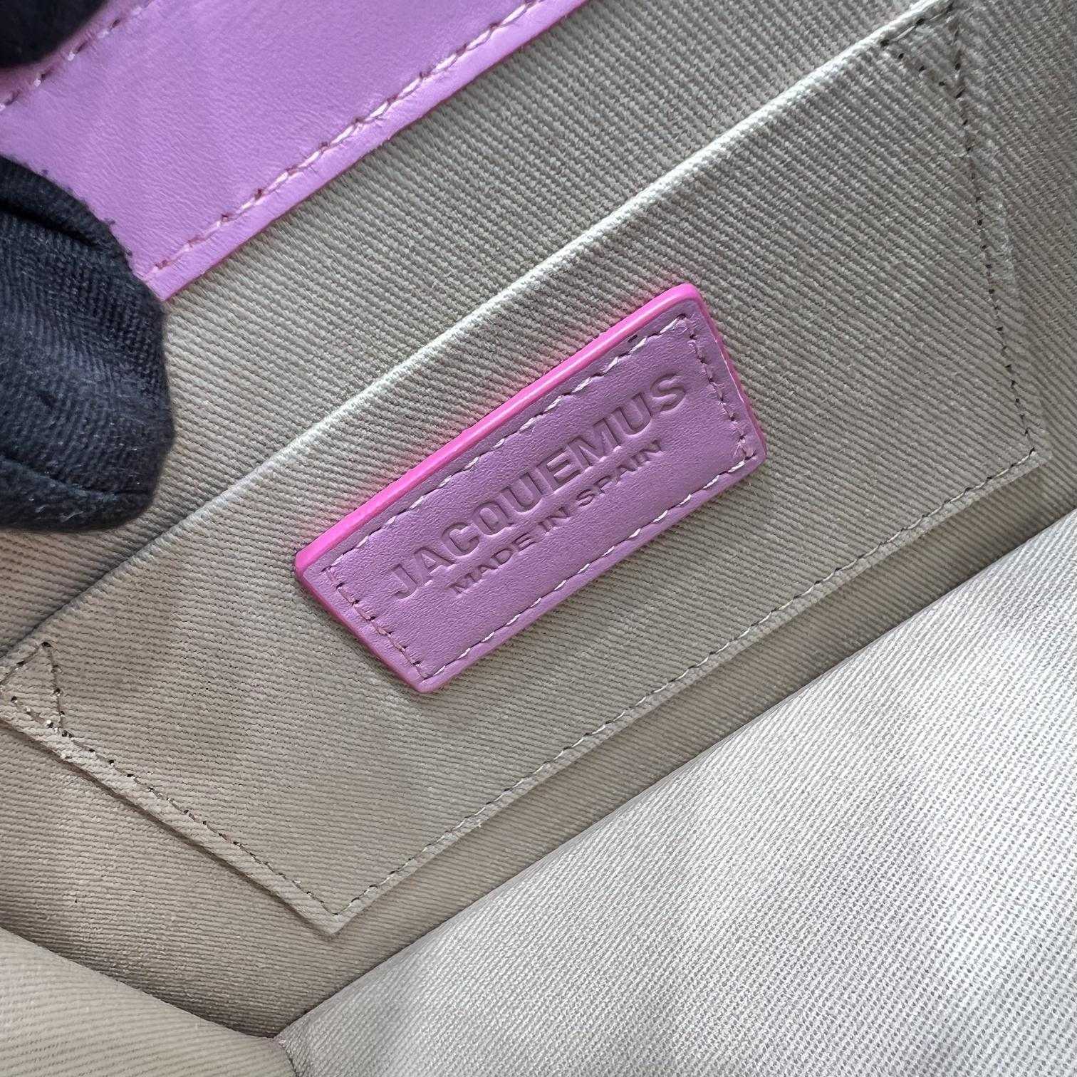 Jacquemus Le Chiquito Bag  (18x15.5x8cm) - PerfectKickZ