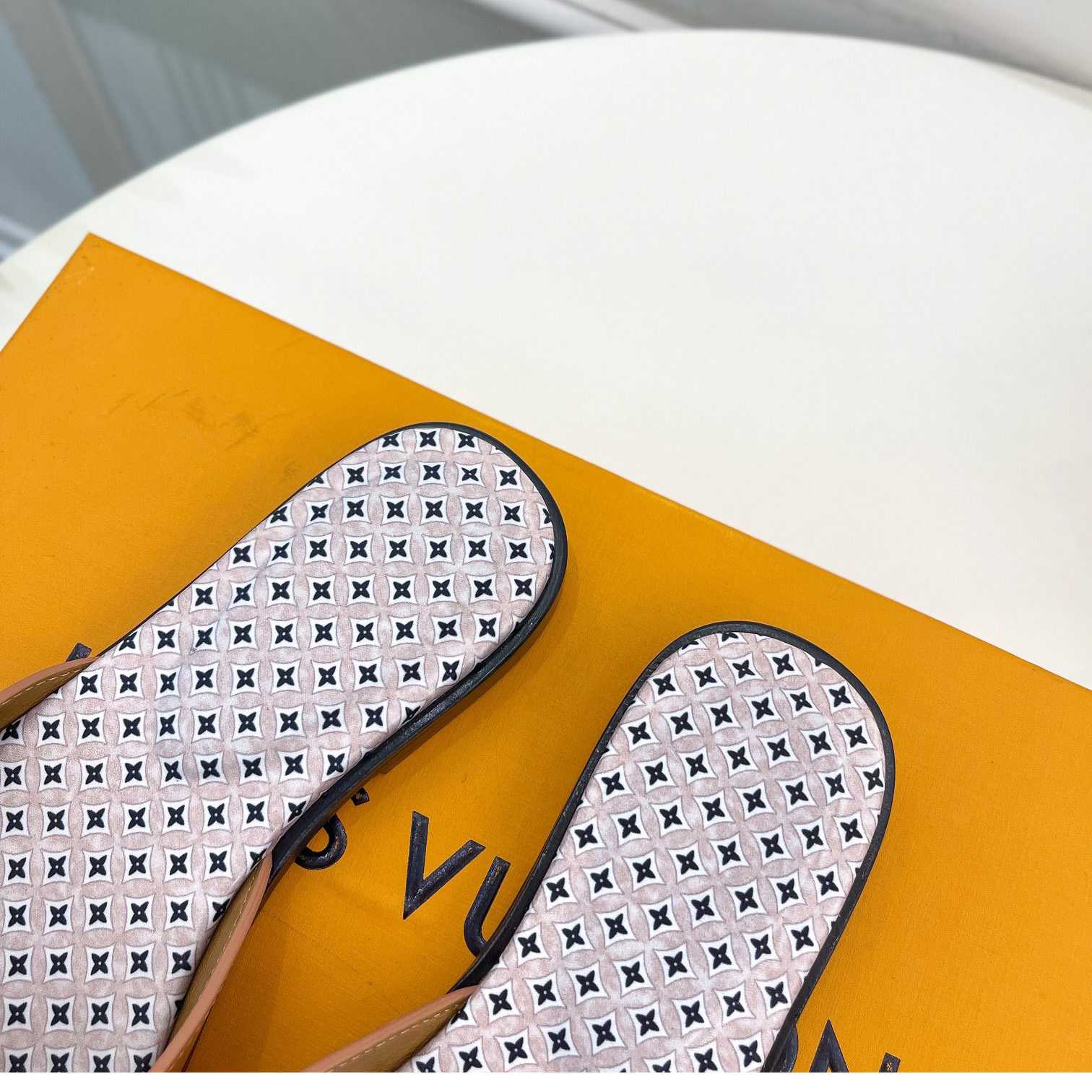 Louis Vuitton LV Isola Flat Mule - PerfectKickZ