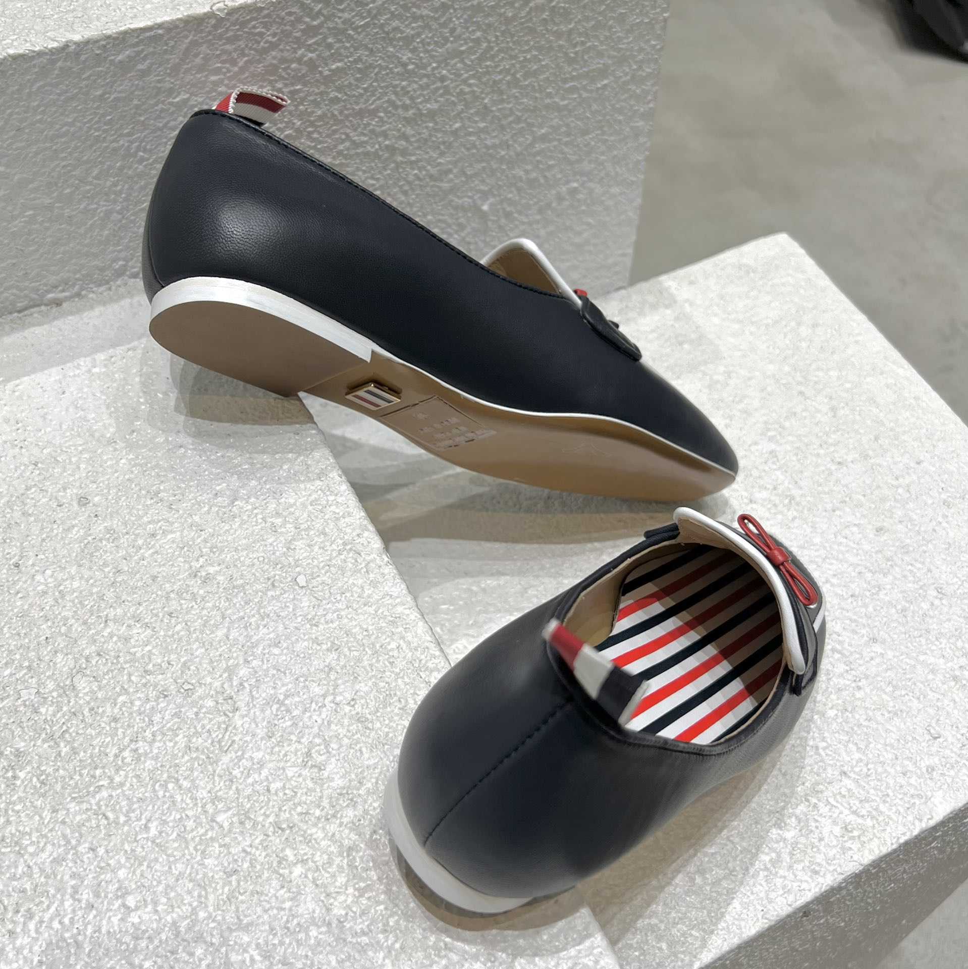 Thom Browne Navy Calf Leather Flexible Leather Sole 3-bow Loafer - PerfectKickZ