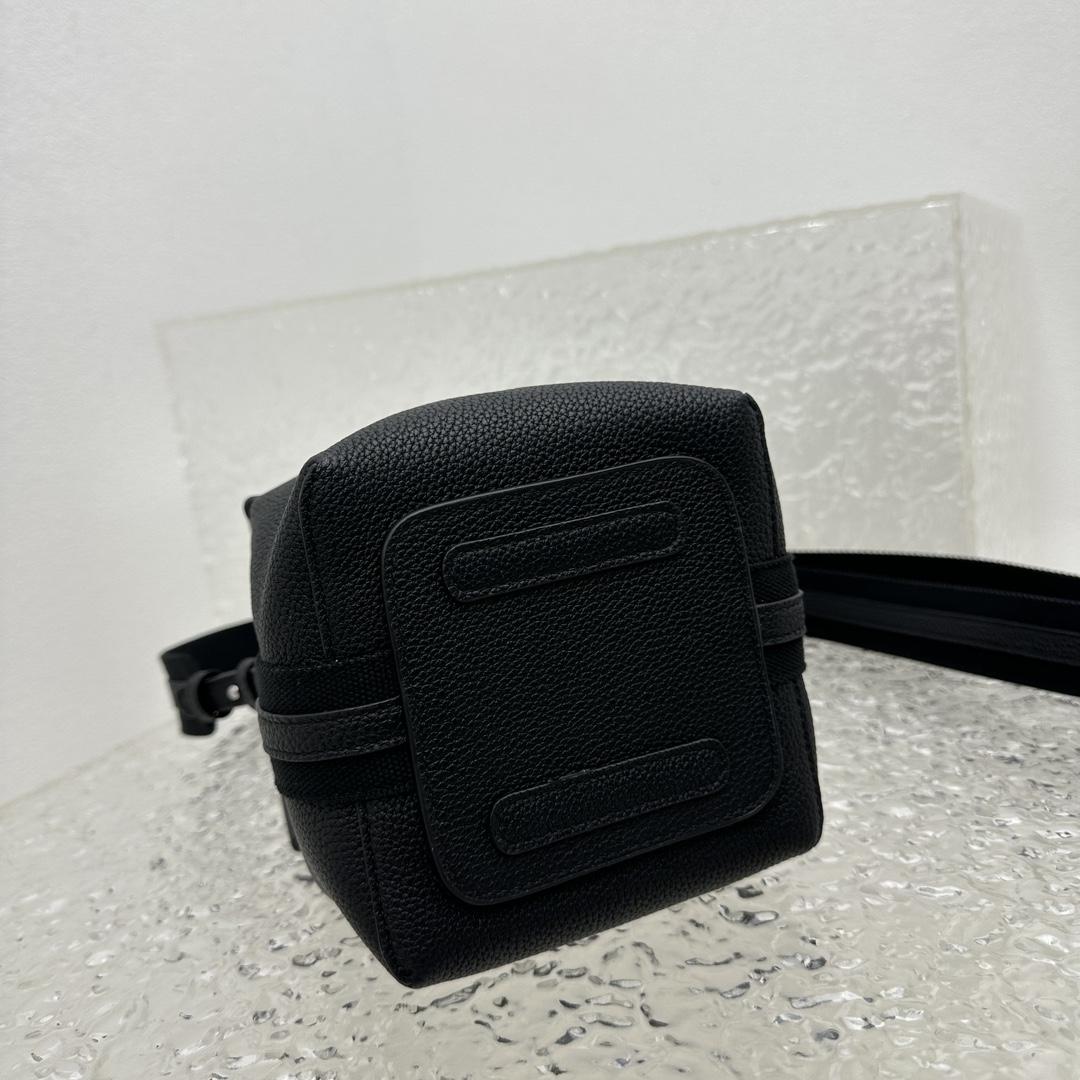 Loro Piana Micro Bale Bag  (14cm*14cm*18cm) - PerfectKickZ