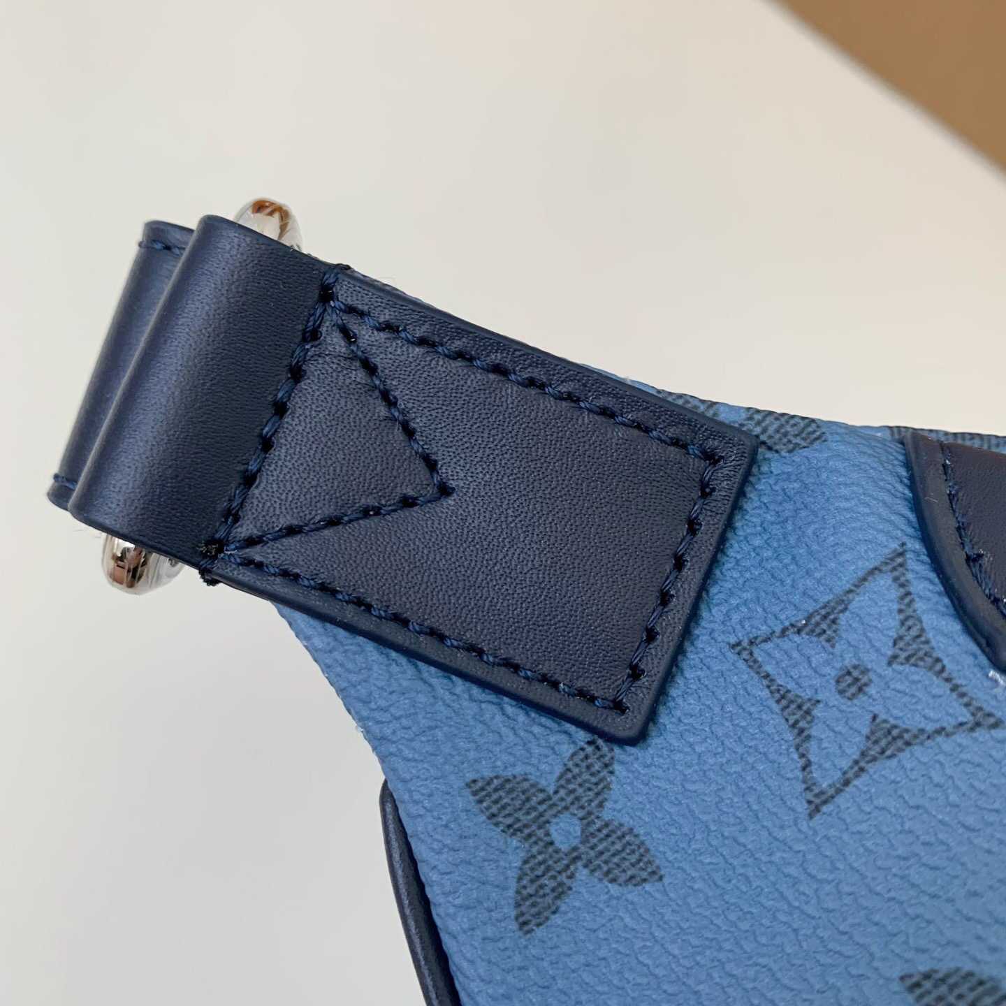 Louis Vuitton Discovery Bumbag  (44*15*9cm)   M22576 - PerfectKickZ