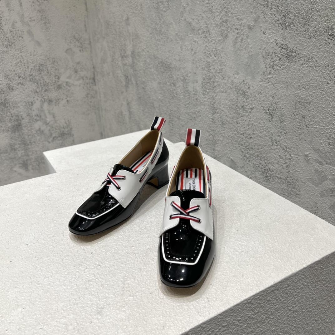 Thom Browne Black And White Soft Patent Leather 40mm Block Heel Boat Shoe - PerfectKickZ