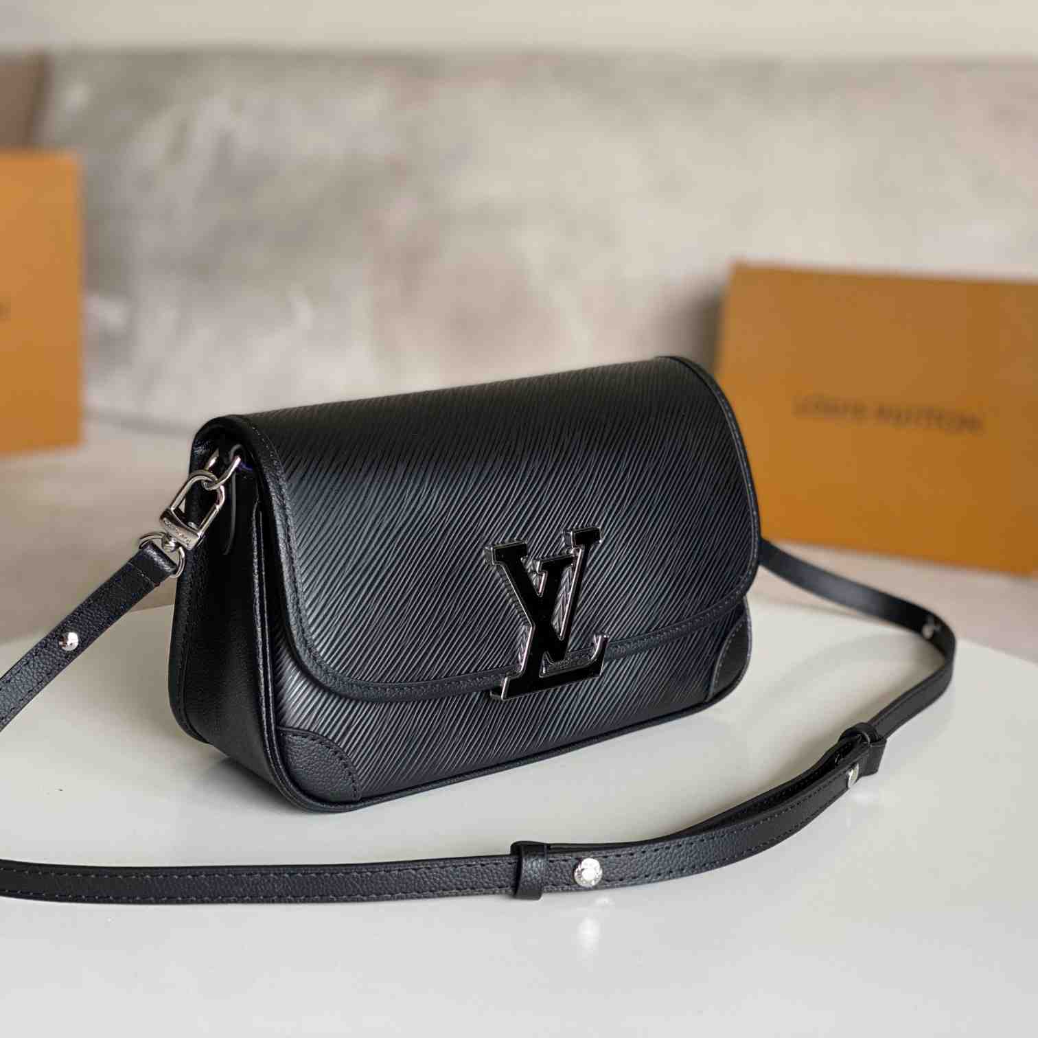 Louis Vuitton Buci    M59386 - PerfectKickZ