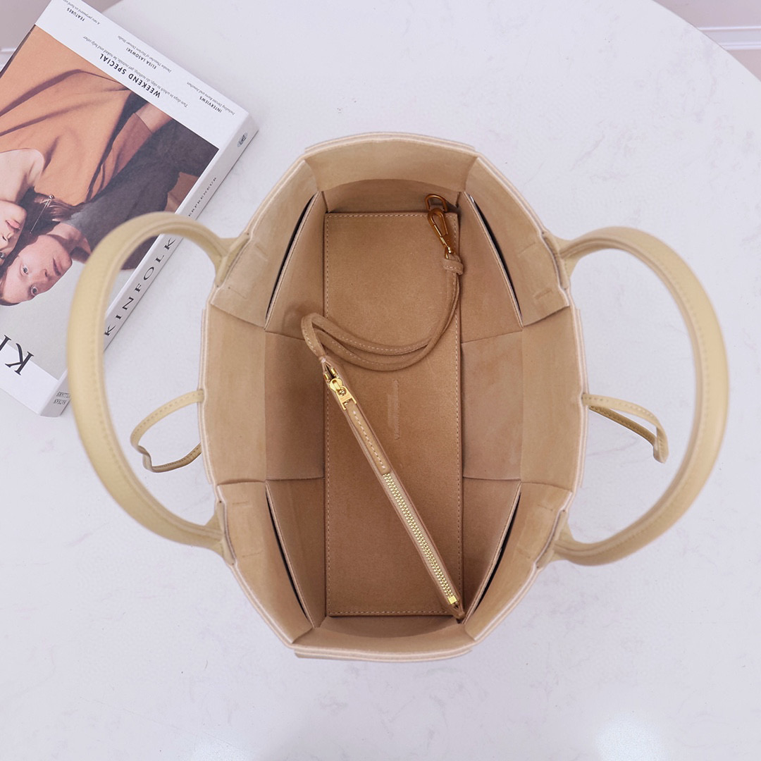 Bottega Veneta Small Arco Tote Bag  - PerfectKickZ
