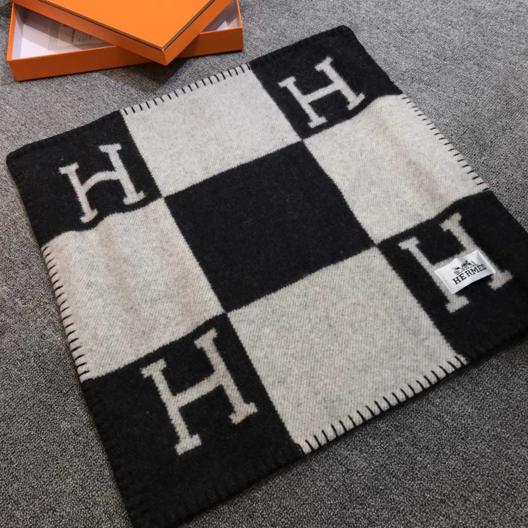 Hermes Avalon Pillow - PerfectKickZ