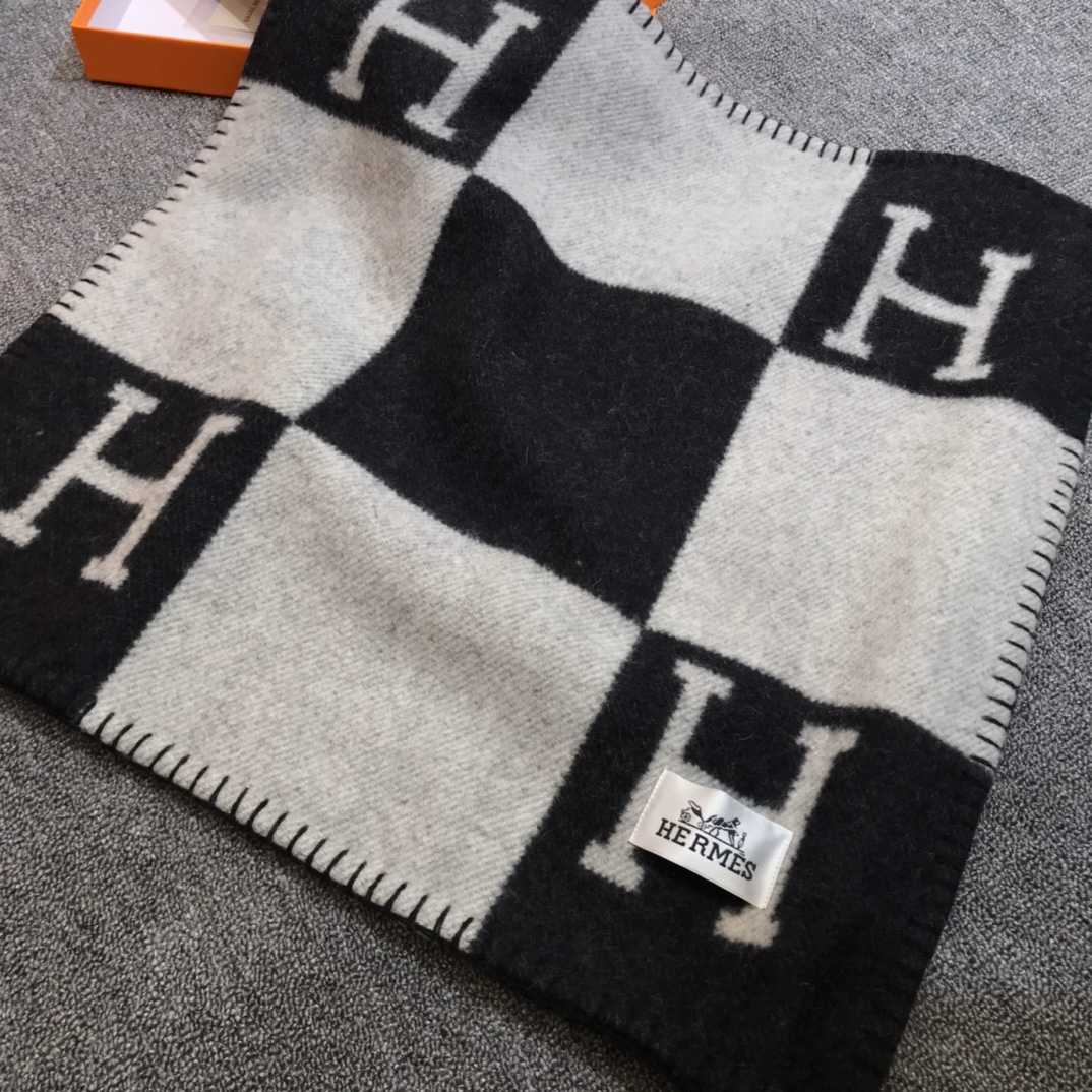 Hermes Avalon Pillow - PerfectKickZ