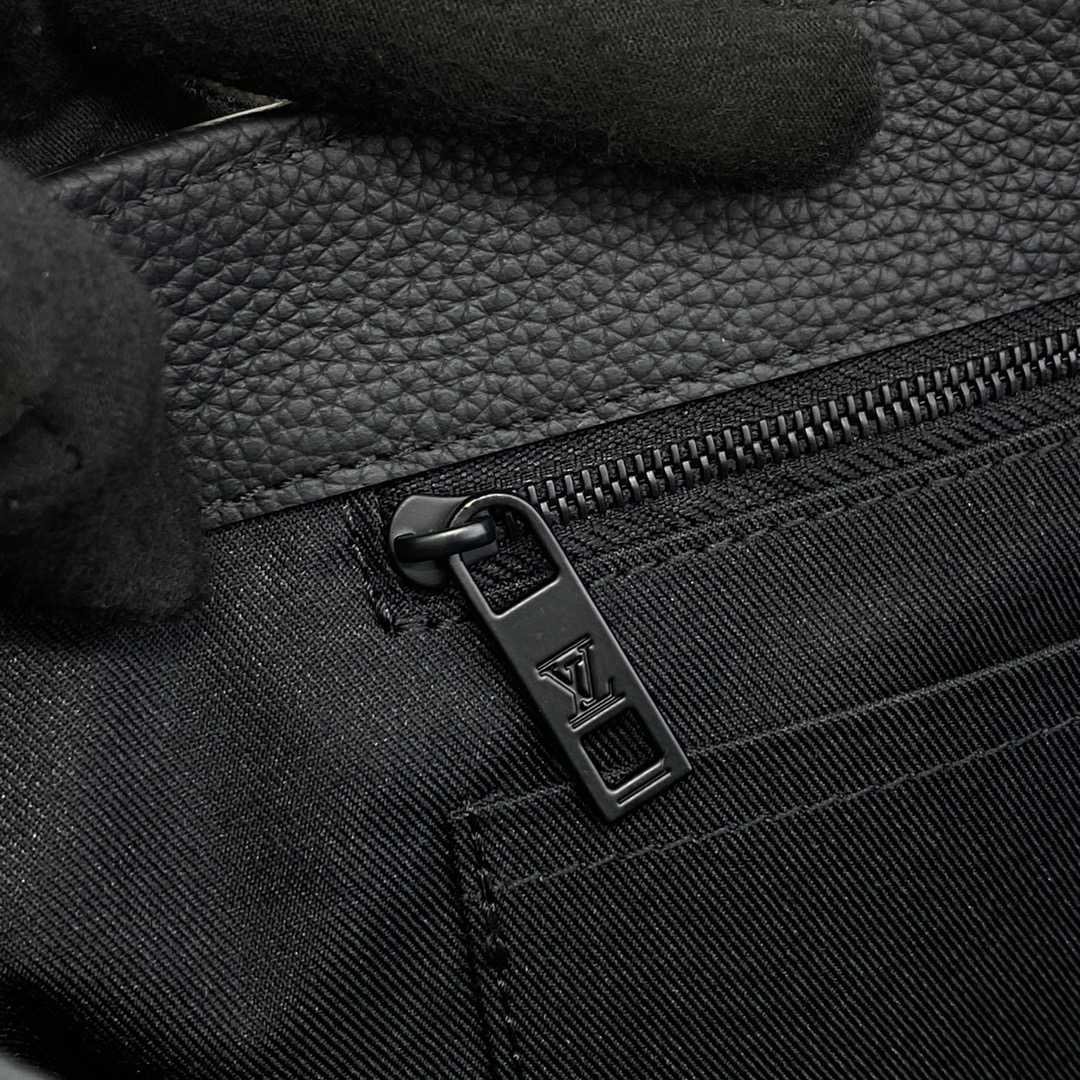 Louis Vuitton Fastline Tote LV Aerogram (38-32.5-13cm)   M22481 - PerfectKickZ