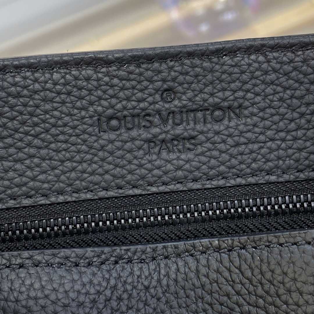 Louis Vuitton Fastline Tote LV Aerogram (38-32.5-13cm)   M22481 - PerfectKickZ