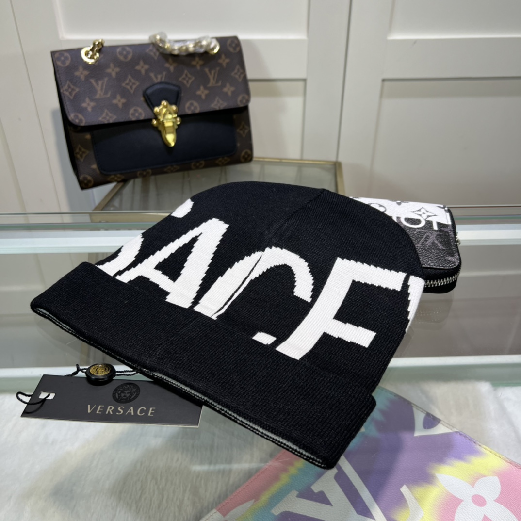 Versace Logo-intarsia Wool Beanie - PerfectKickZ