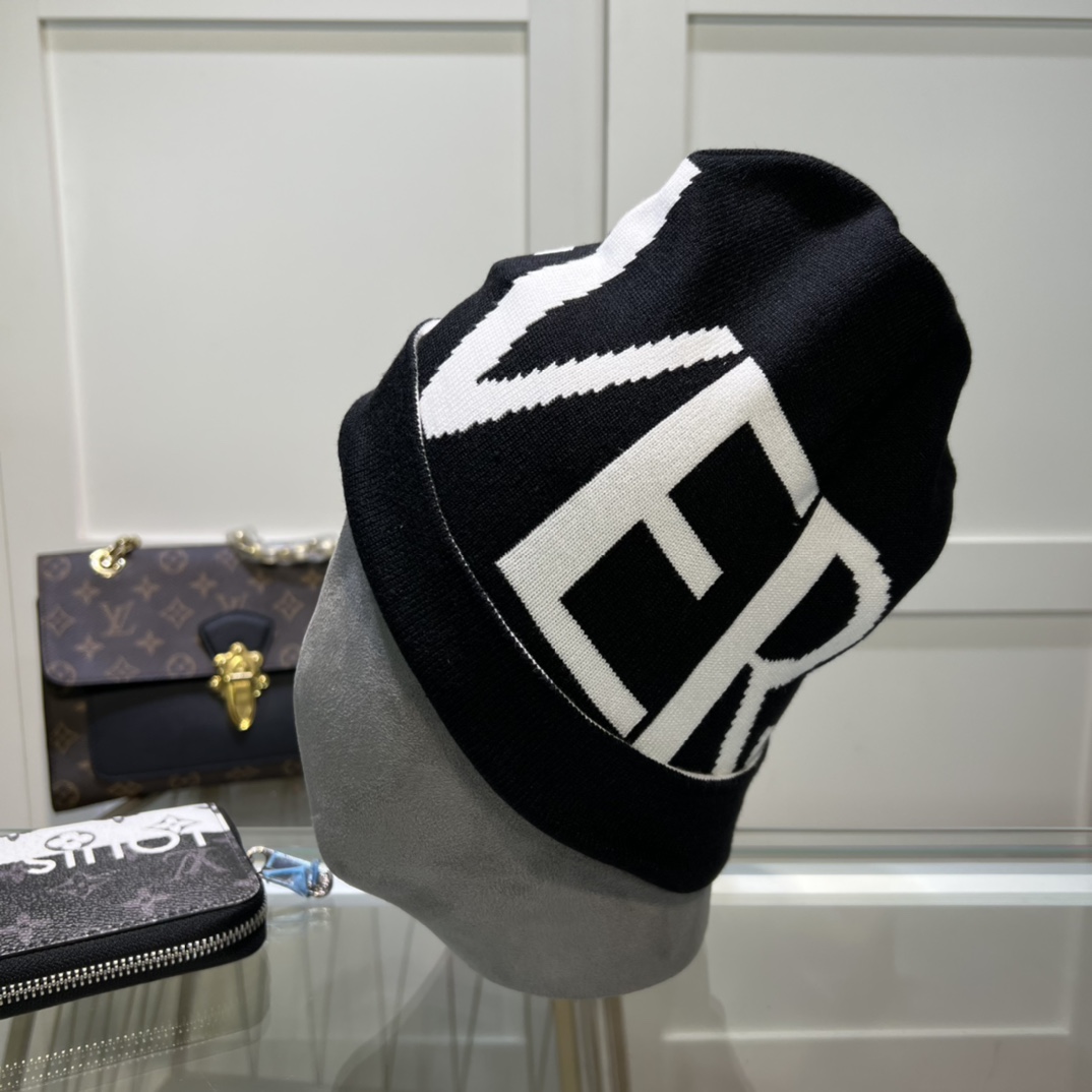 Versace Logo-intarsia Wool Beanie - PerfectKickZ