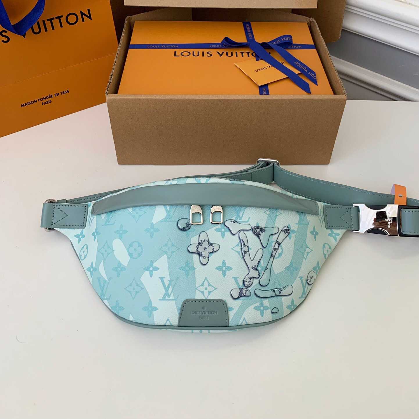 Louis Vuitton Discovery Bumbag  (44*15*9cm)   M22765 - PerfectKickZ
