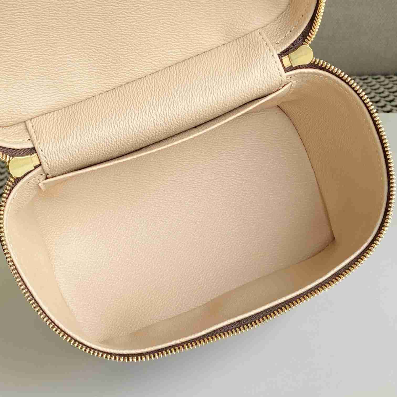 Louis Vuitton Nice Mini Toiletry Pouch  M44495 - PerfectKickZ