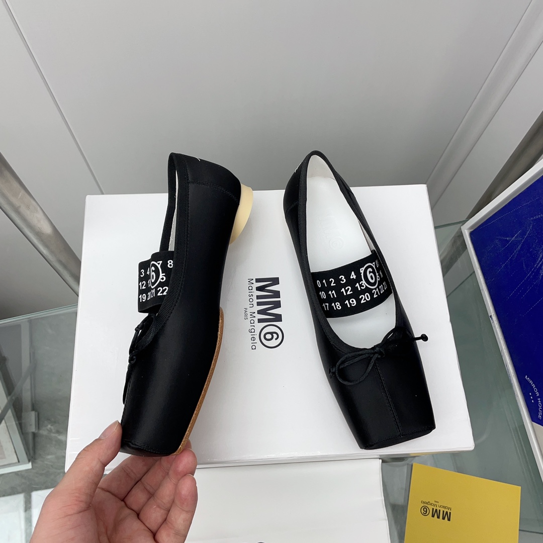 Maison Margiela MM6 Logo-strap Ballet Flats - PerfectKickZ