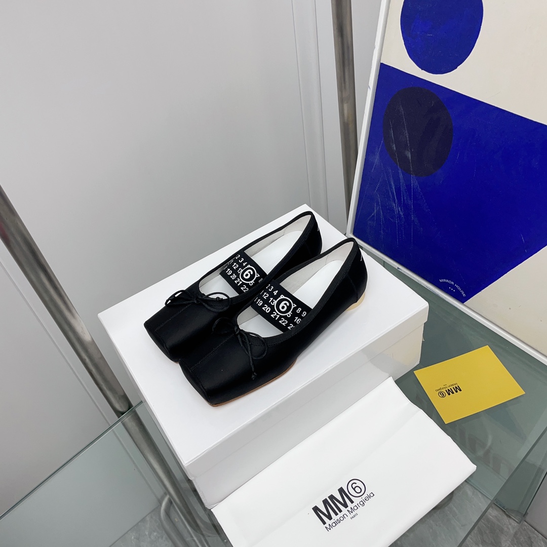 Maison Margiela MM6 Logo-strap Ballet Flats - PerfectKickZ