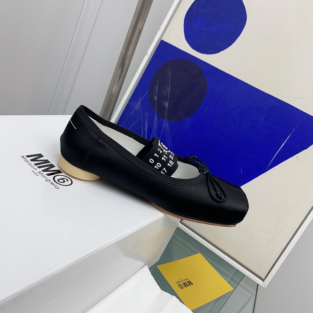 Maison Margiela MM6 Logo-strap Ballet Flats - PerfectKickZ