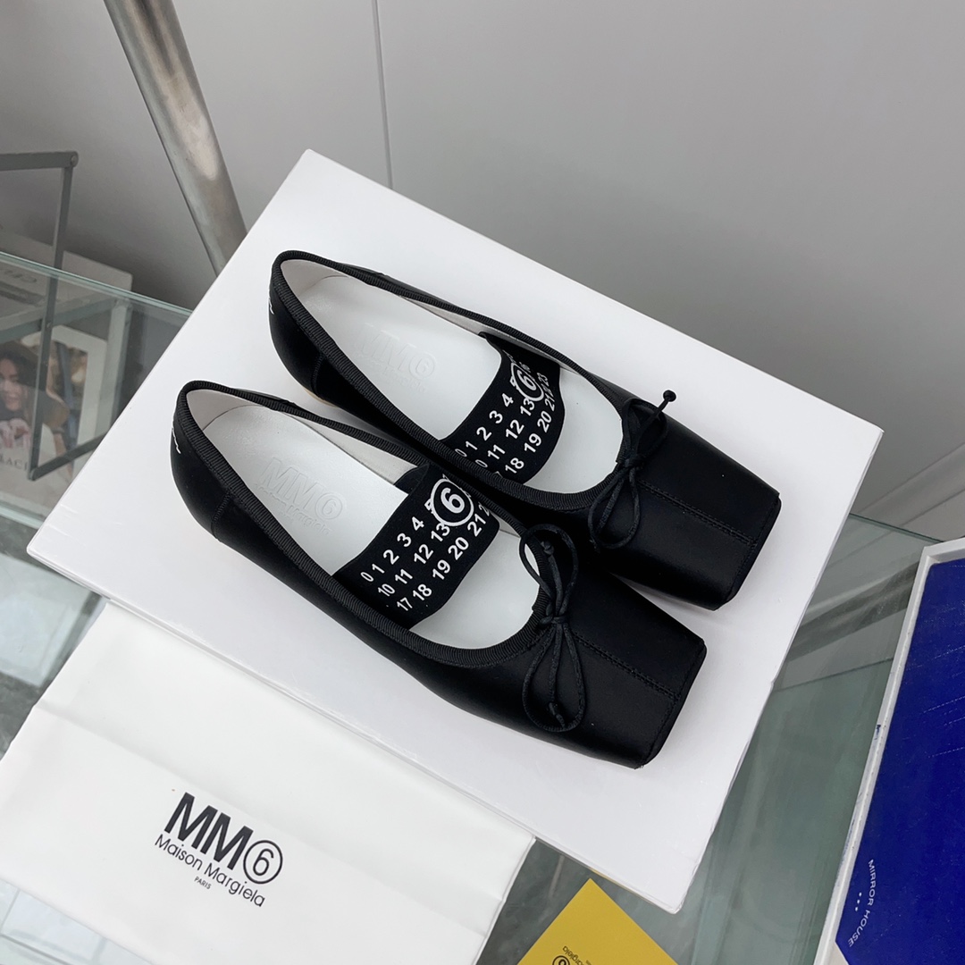 Maison Margiela MM6 Logo-strap Ballet Flats - PerfectKickZ