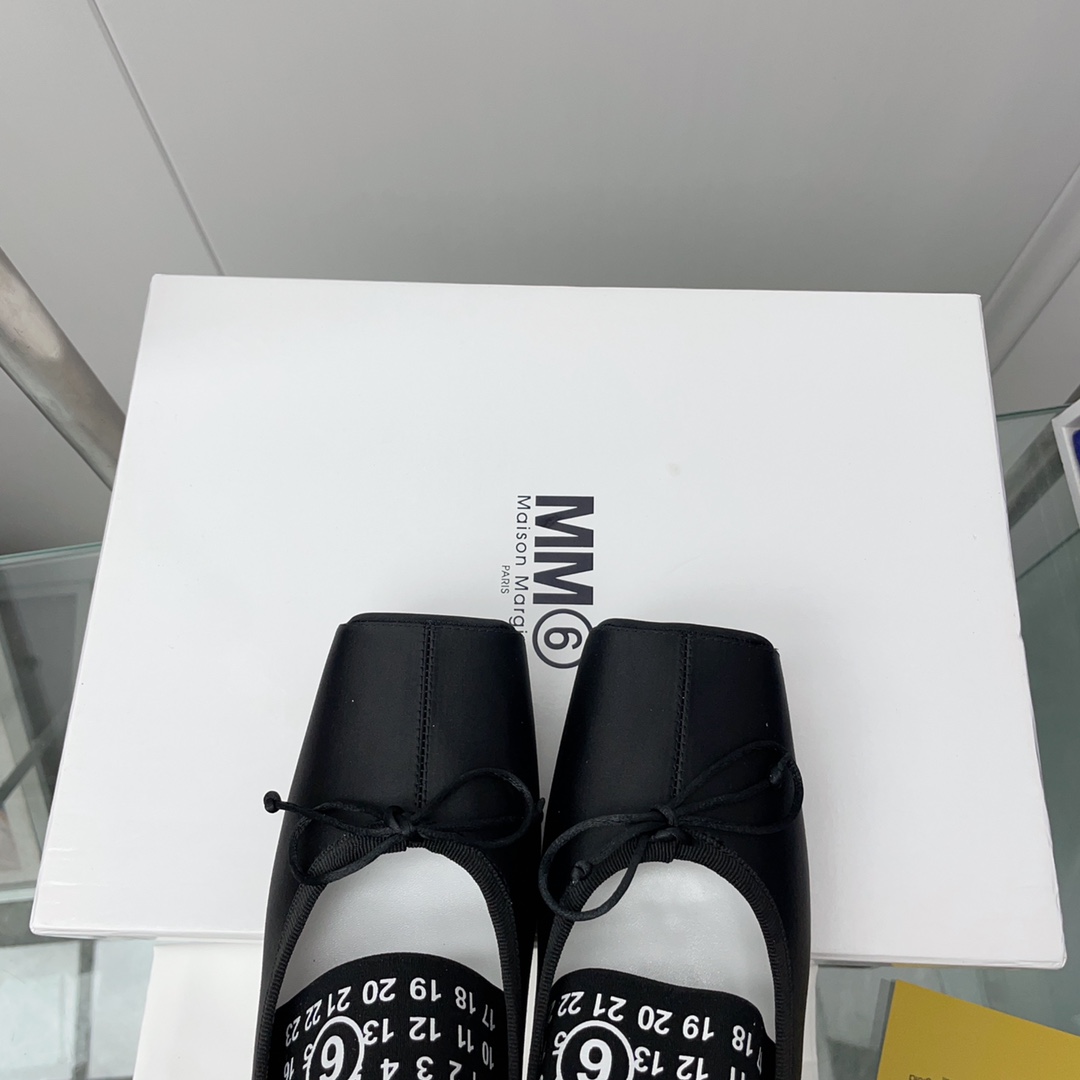 Maison Margiela MM6 Logo-strap Ballet Flats - PerfectKickZ