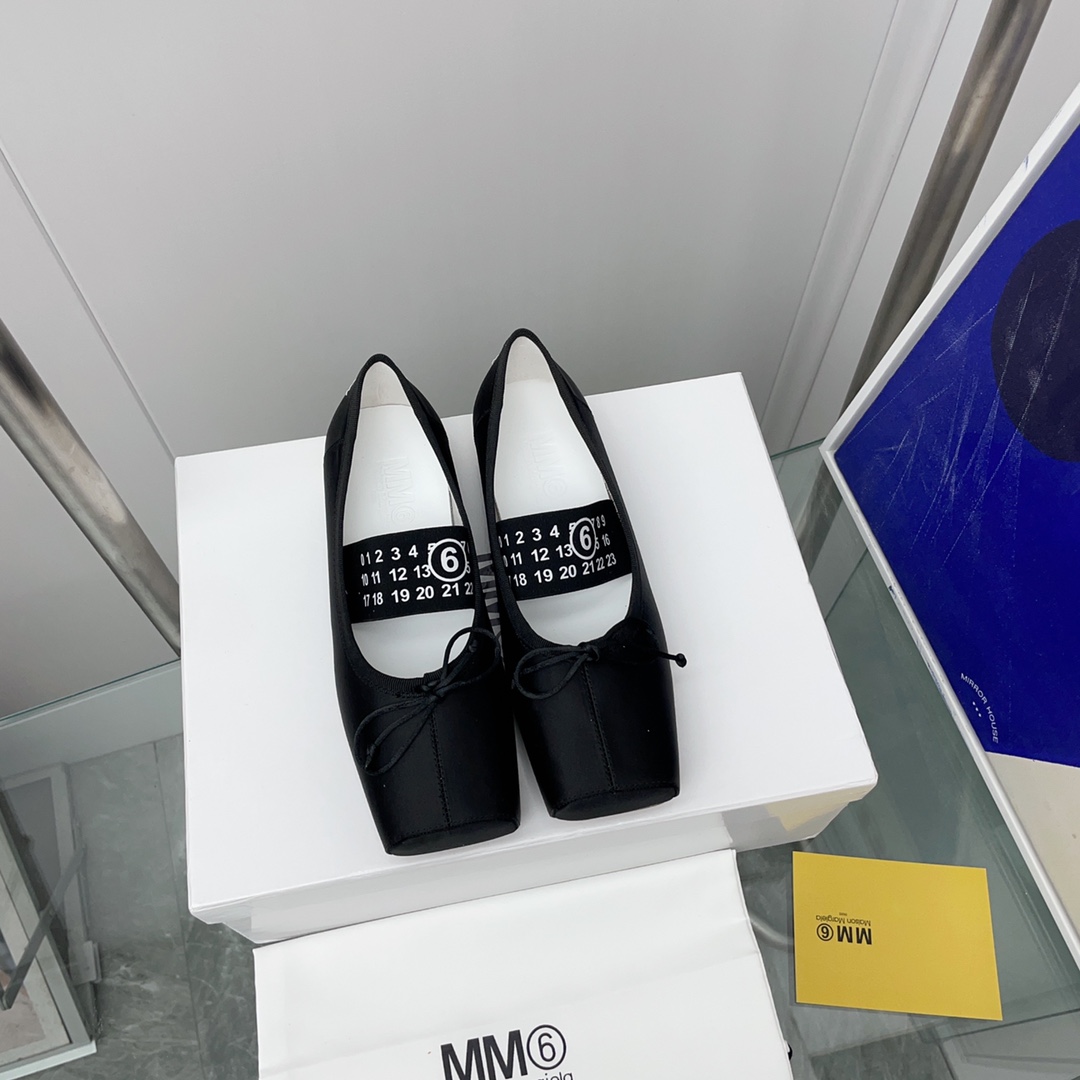Maison Margiela MM6 Logo-strap Ballet Flats - PerfectKickZ