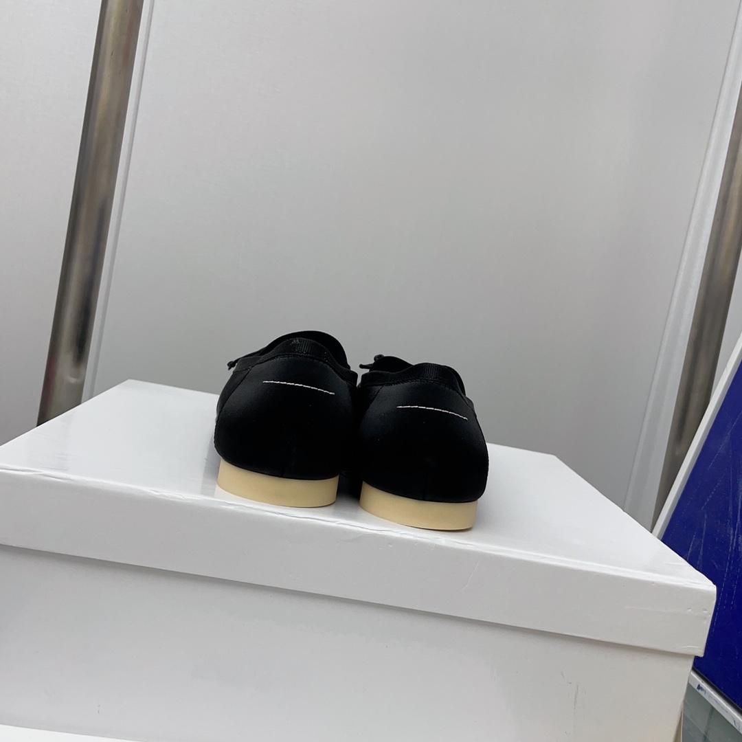 Maison Margiela MM6 Logo-strap Ballet Flats - PerfectKickZ