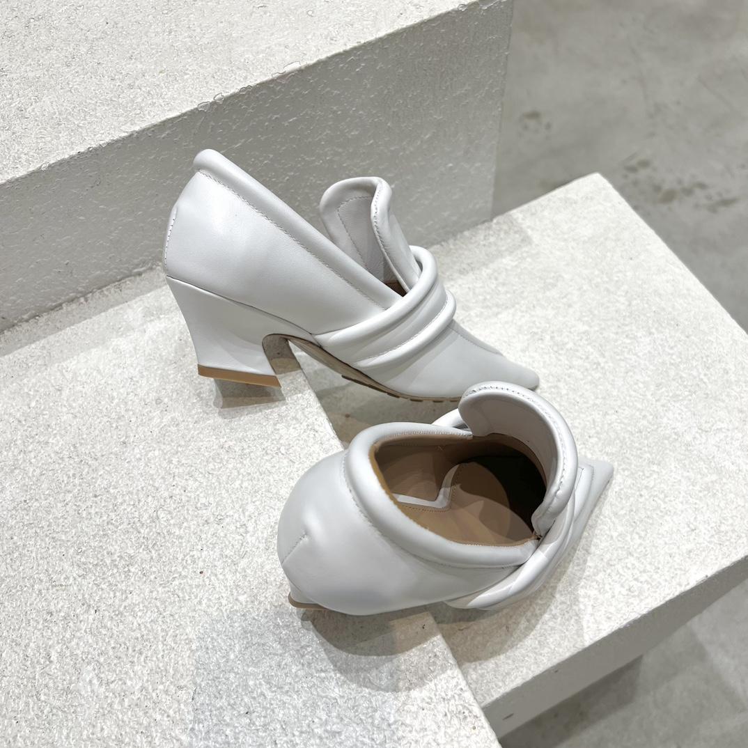 Bottega Veneta Spada Pump - PerfectKickZ