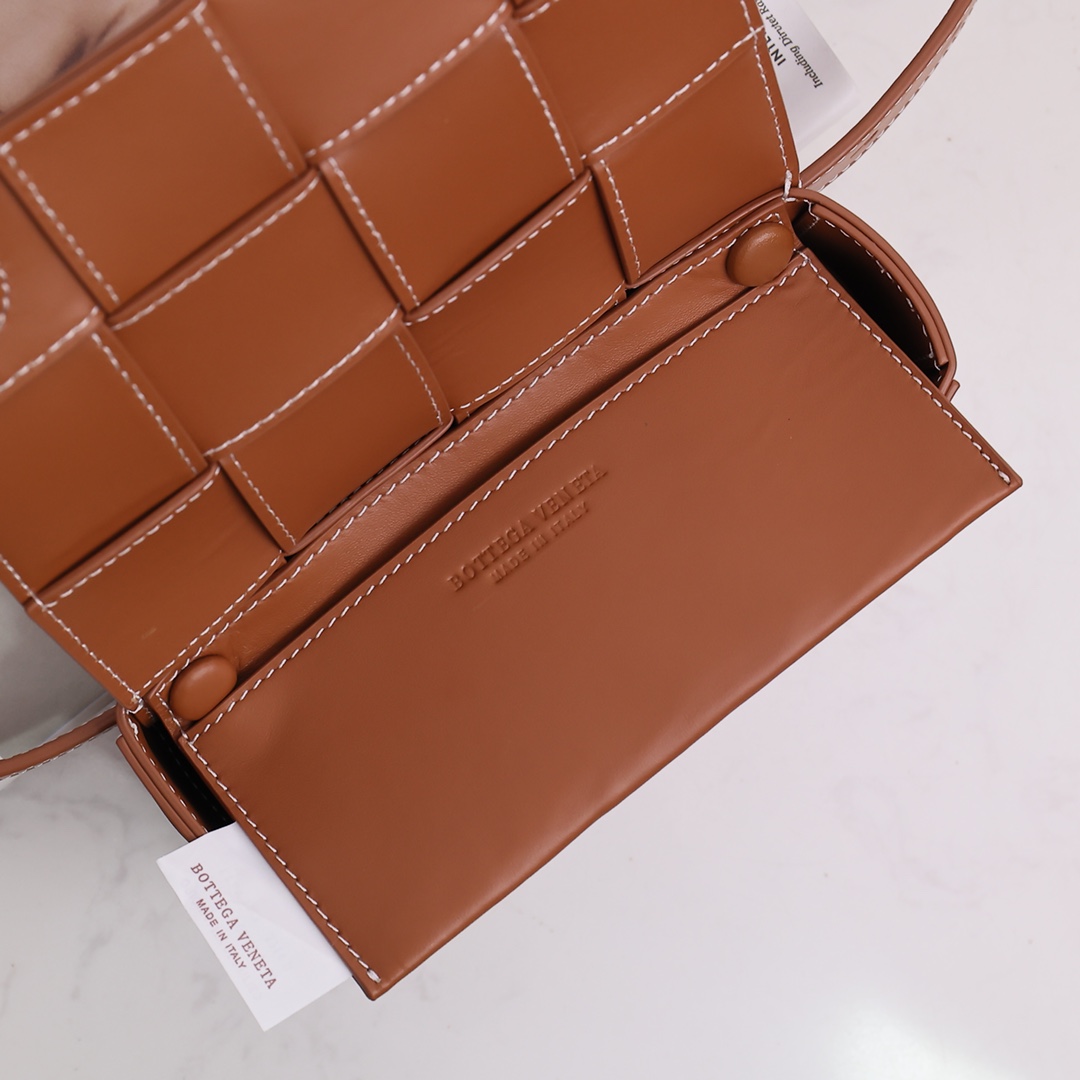 Bottega Veneta Cassette Belt Bag - PerfectKickZ