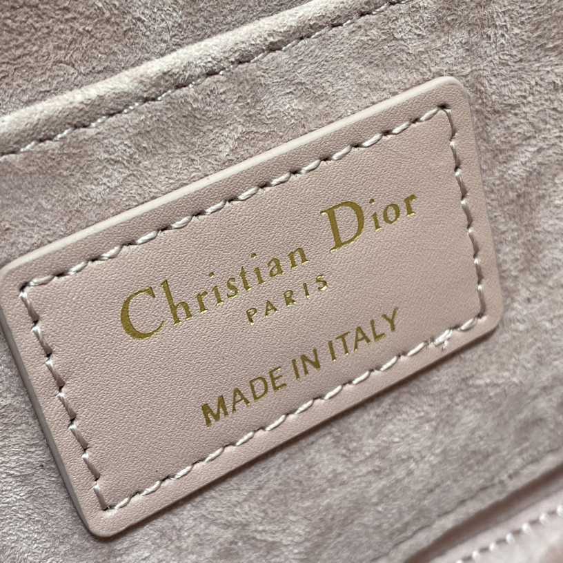 Dior Small 30 Montaigne Avenue Bag - PerfectKickZ